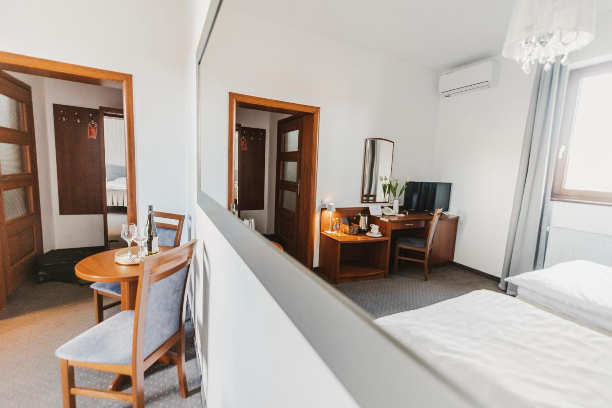 I Restauracja Borowianka 3*