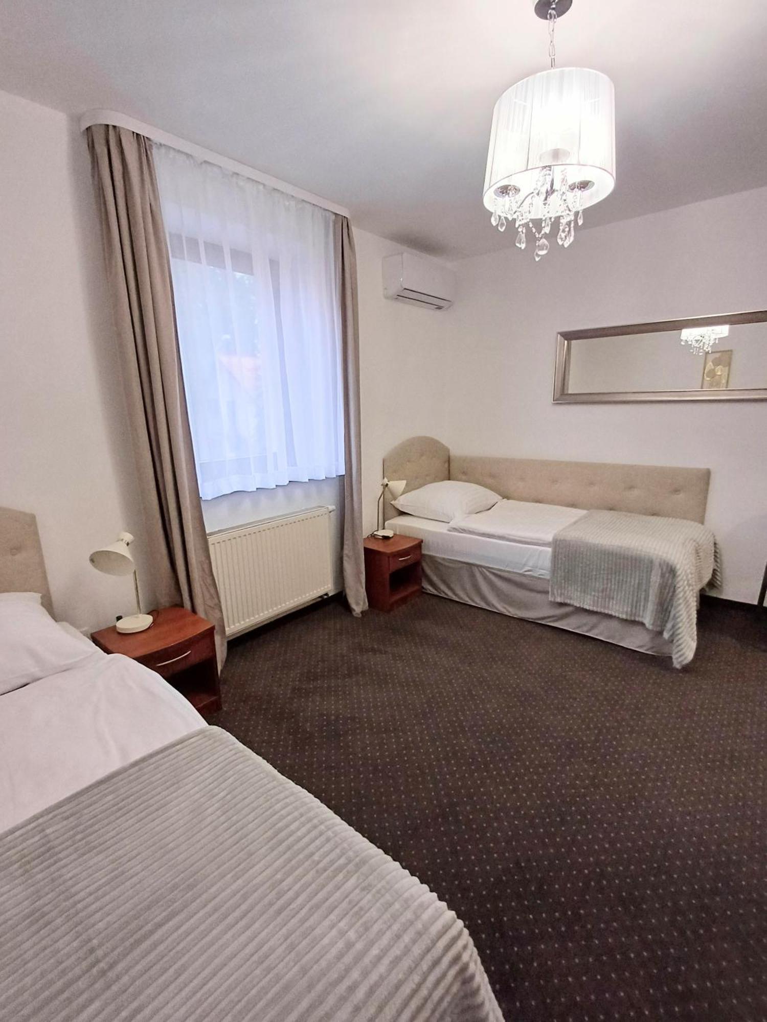 I Restauracja Borowianka 3*