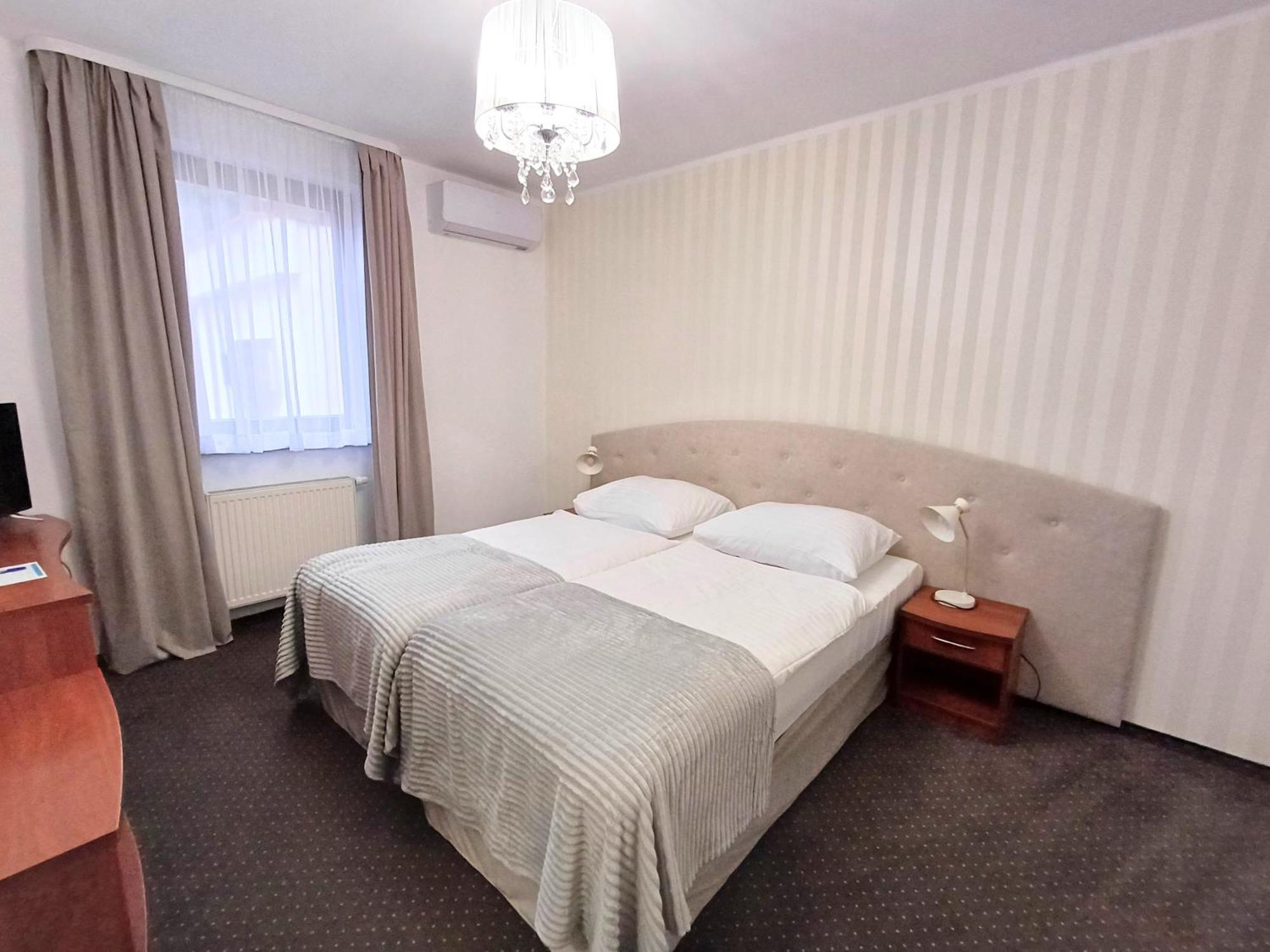 I Restauracja Borowianka Hotel