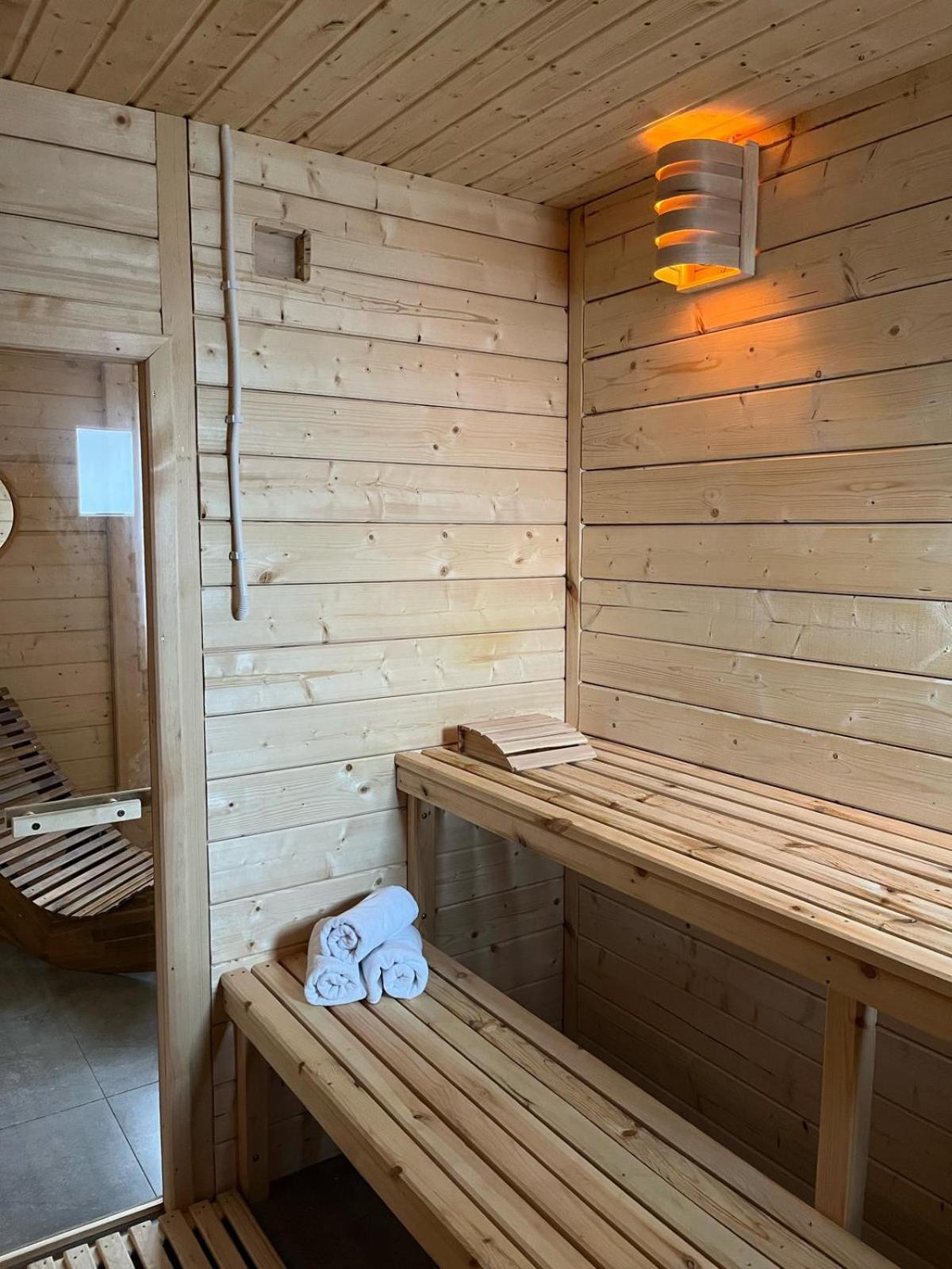 Готель I Restauracja Borowianka 3*