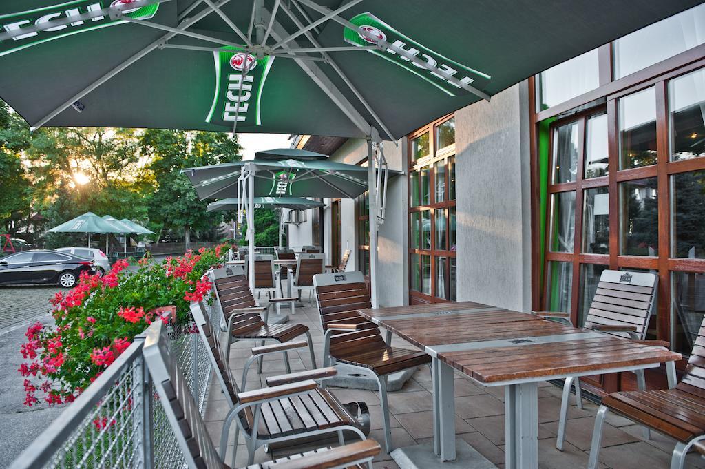 I Restauracja Borowianka Готель Острув-Велькопольський